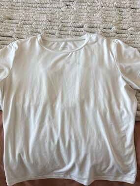 Men's White Short-Sleeve Crewneck Tee